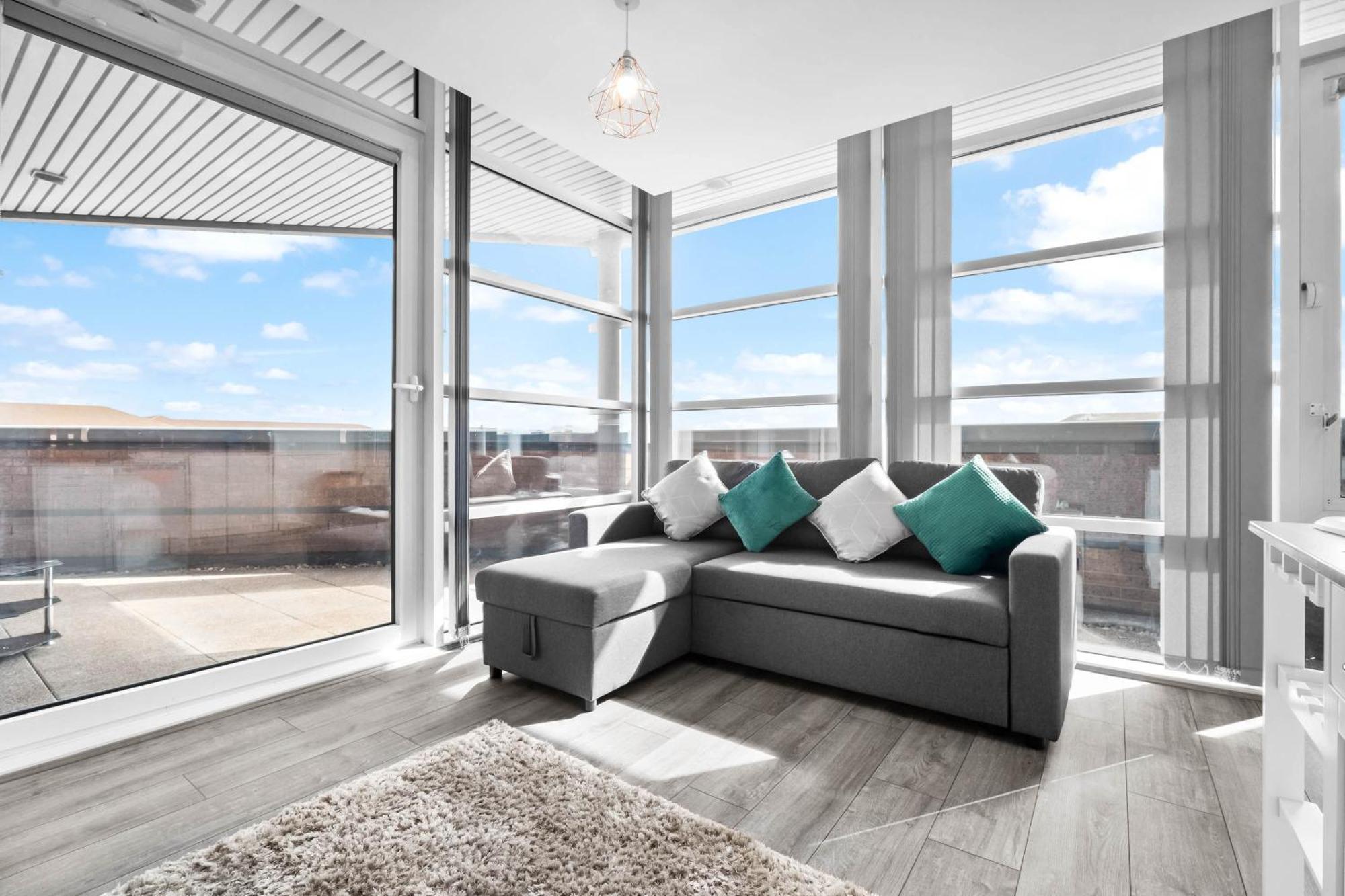 Luxury Stay With Scenic Views Brierley Hill Extérieur photo